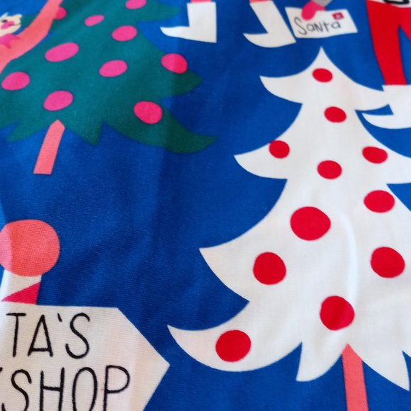 Women's Santa's Elves Workshop Scrub Top Size 2XL - Picture 3 of 4